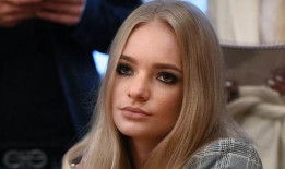 《伊丽莎白》在线观看,宫廷权谋与爱情纠葛的史诗巨制